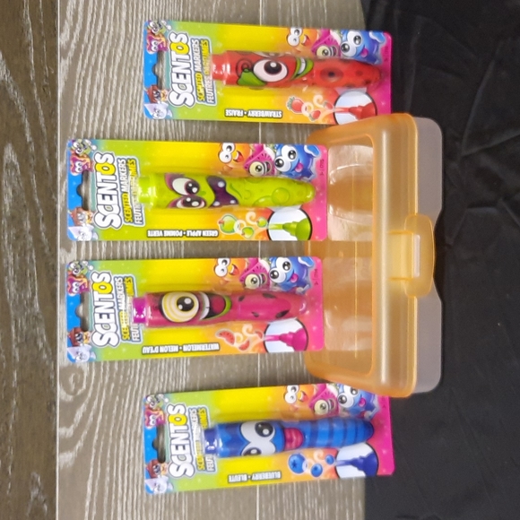 Scented jumbo character markets with orange carrying case - Picture 1 of 2